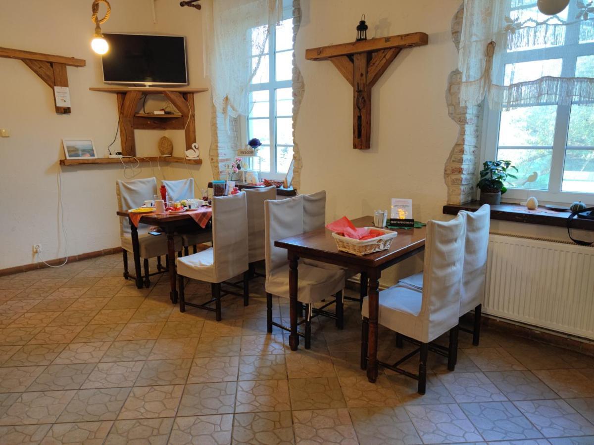 Mikołajki Folwark Luknajno Nad Jeziorem Sniardwy Gospoda Dziedzictwo Kulinarne Warmia-Mazury מראה חיצוני תמונה